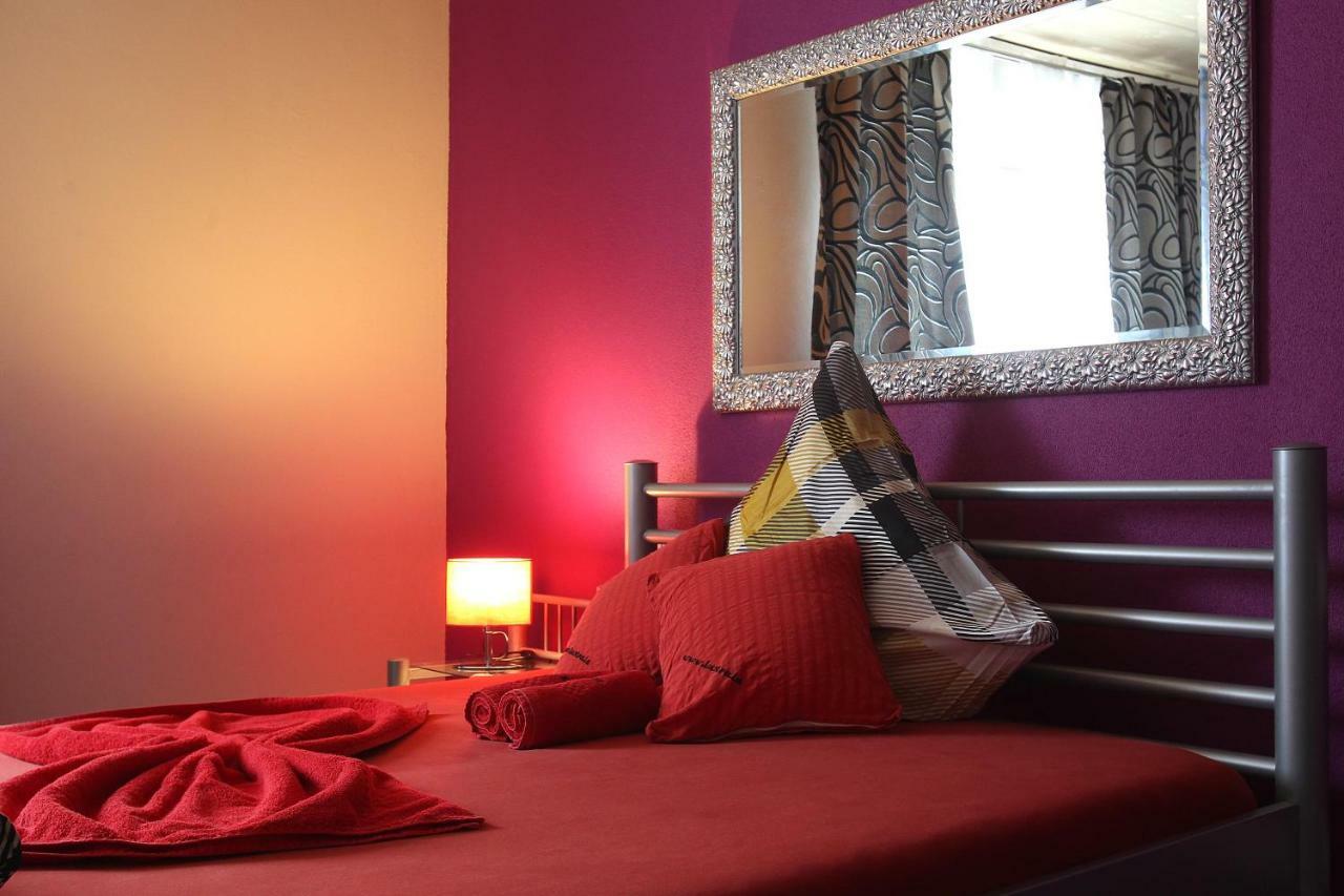 Lustra Stundenhotel - Adults Only Landshut Extérieur photo